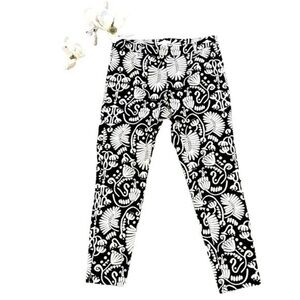 H&M black and white mid rise ankle pants